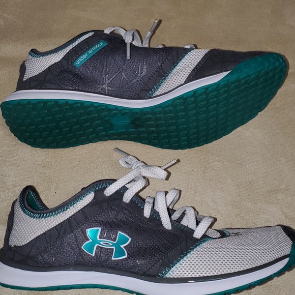- Women’s Under Armour shoes size 8.5 but fits size 8 better - Picture 3 of 7